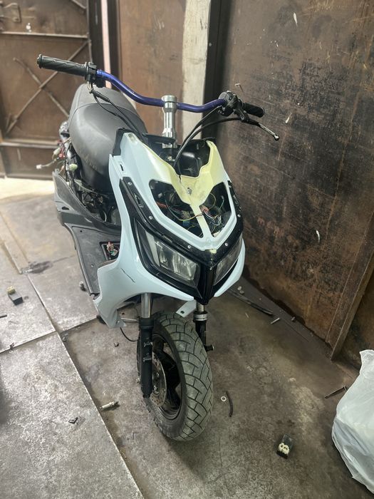 Продам скутер м8