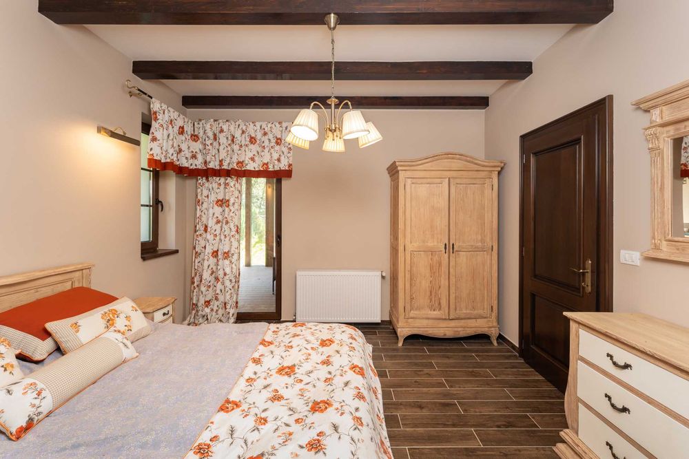 Cabană de vis în Poiana Mărului - Caras Severin  - langa lac !!!