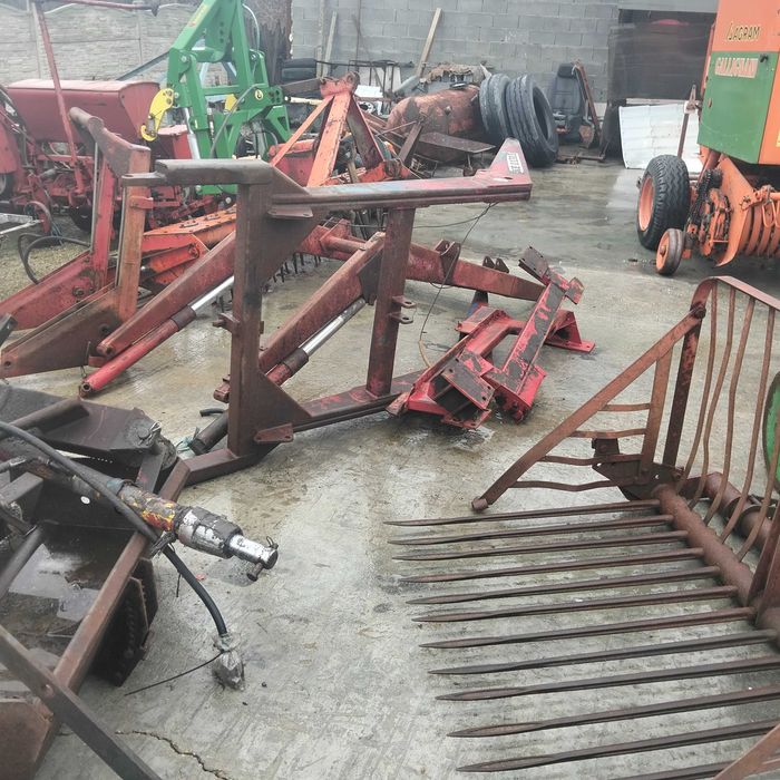Încărcător frontal tractor U650, U445, U450