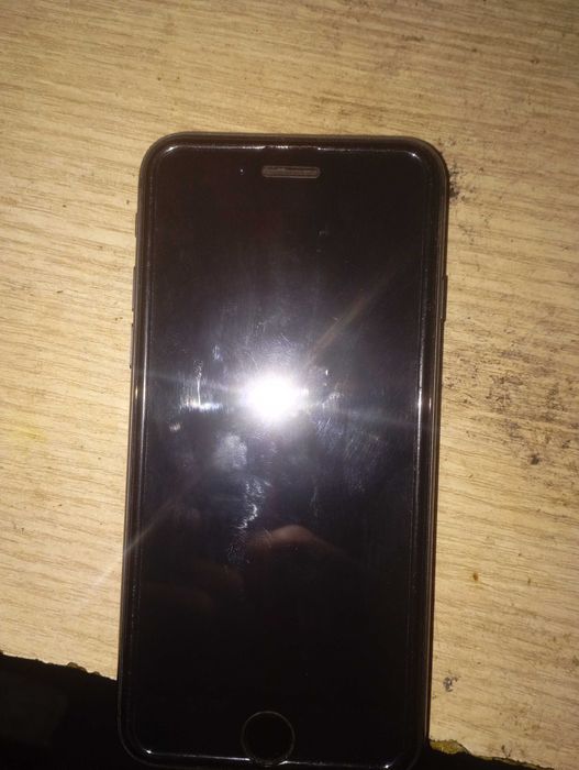 iPhone 8 хорошем состоянии