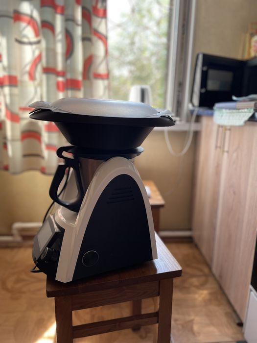 Продаю Thermomix TM5