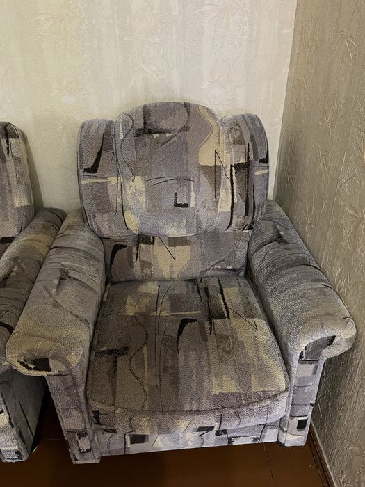 Два кресла срочно