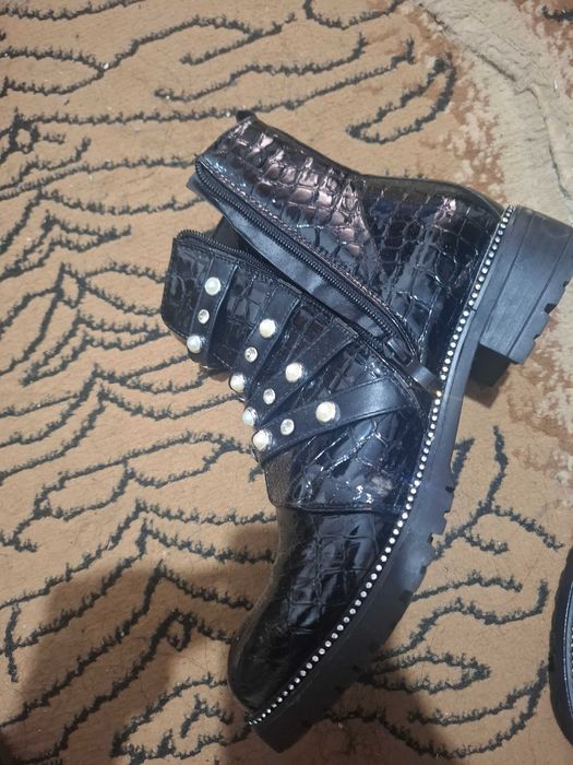 Продават се.Чисто Нови