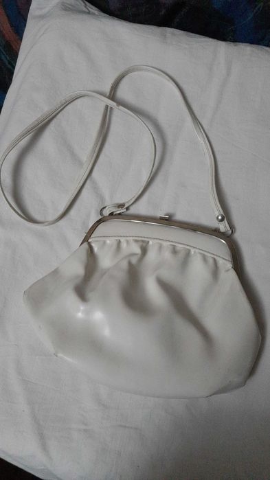 Дамска чанта, бяла