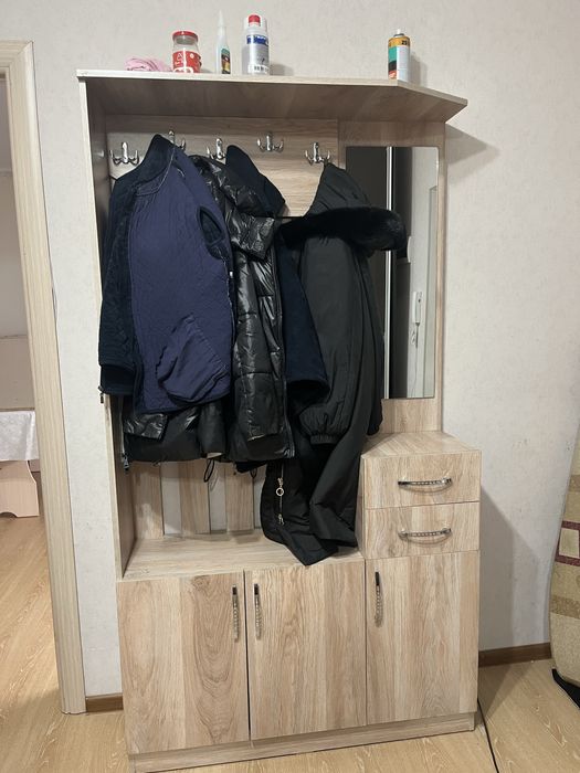 Продается шкаф для прихожей