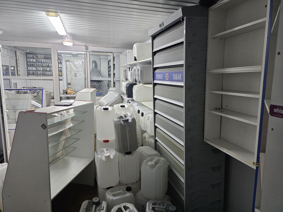 Продам ветрины для магазина