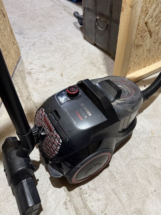 Продам пылесос Bosch на запчасти