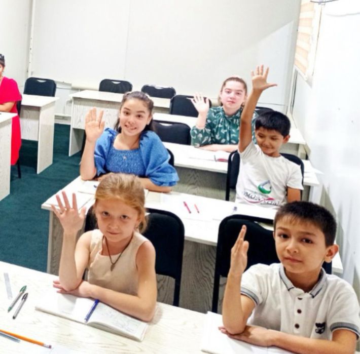 Парты и стулья в хорошем состоянии