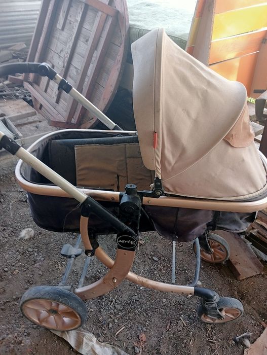 Продам коляска и раковину 3-шт