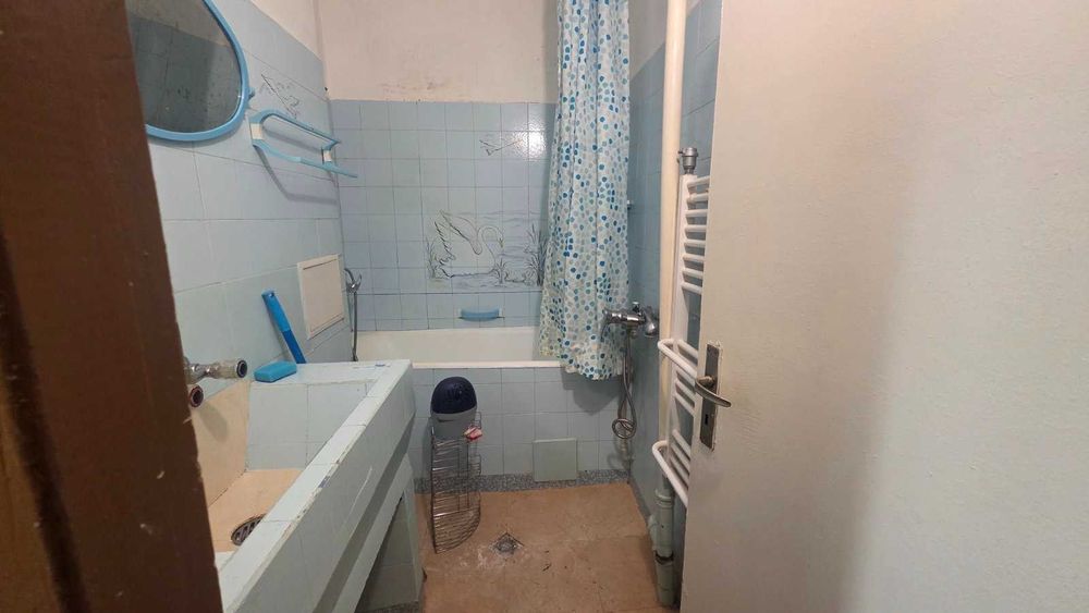 тристаен , обзаведен апартамент под наем