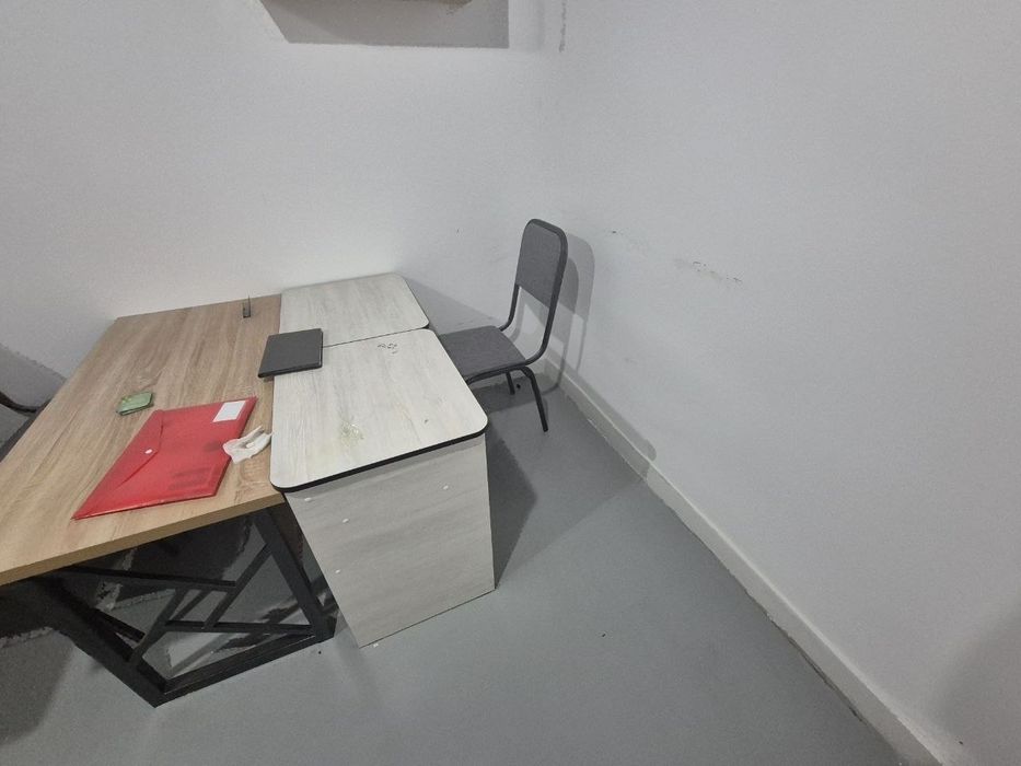 Oʻquv markazi uchun stol stul va boshqa jihozlar