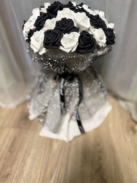 Букети от Вечни Рози 33 , 81, 101 , Сватбени букети