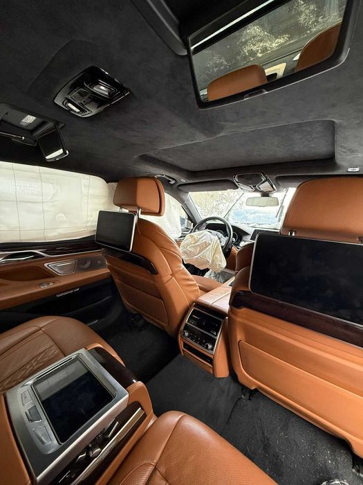 BMW 750Ld 2018, 155.000 km, avariat față, motor NEAFECTAT.