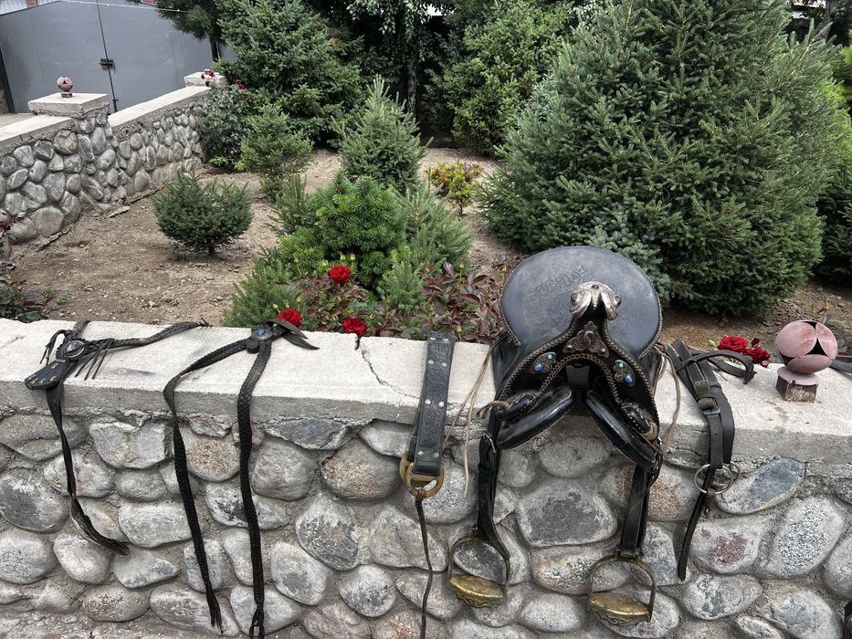 Седло коженное.