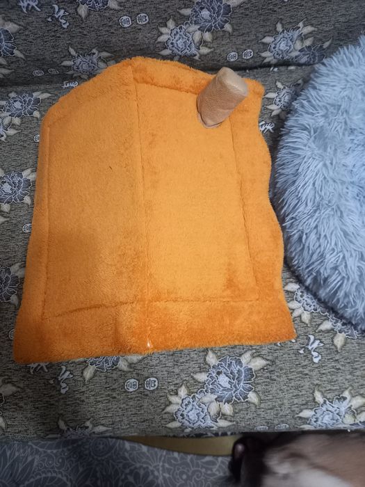 Продам домик для щенка ,либо для котят.