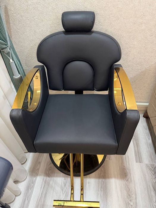 Srochna kreslo bilan kushetka sotiladi