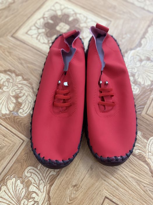 Новая женские кроссовки кеды