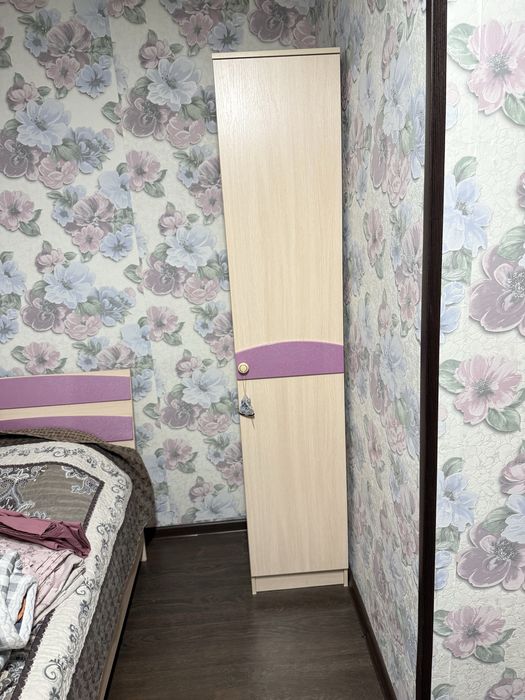 Продам кровать с полками