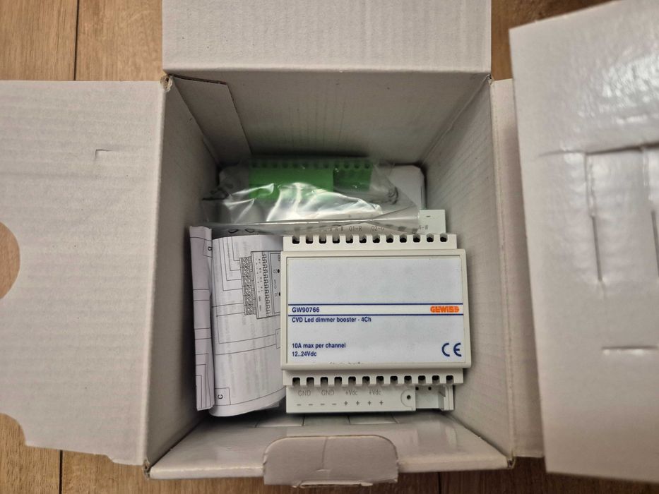 Booster actuatoare dimmer CVD LED 4x10A IP20 4 module Gewiss GW90766