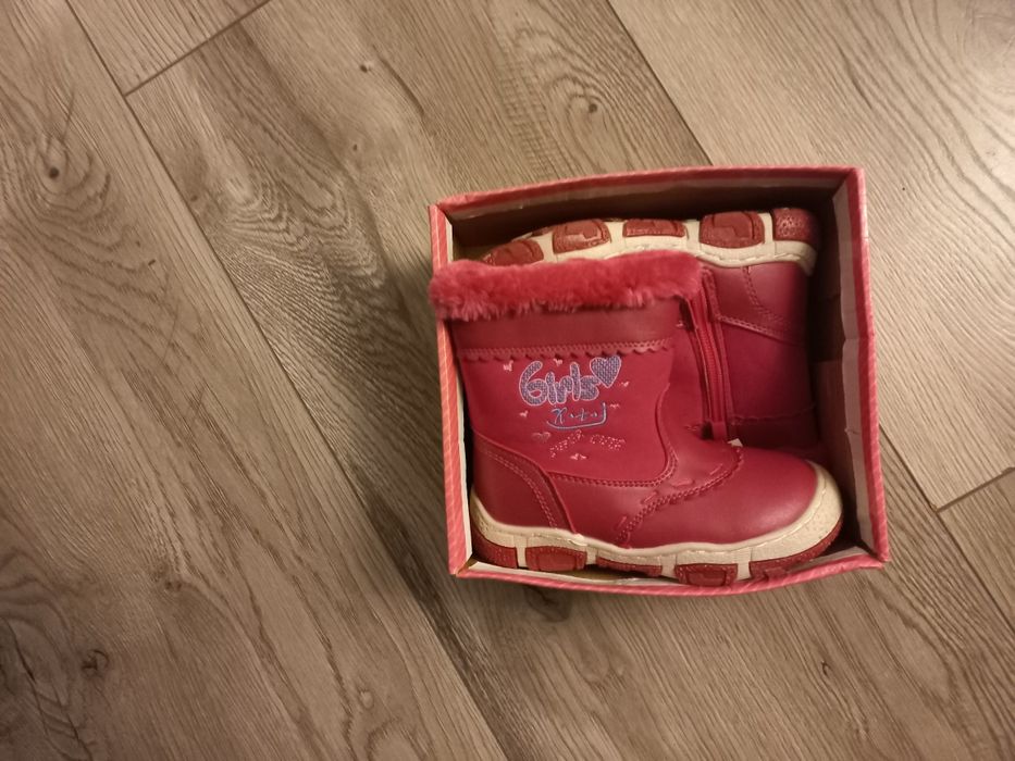 Cizmulite mar 26 noi