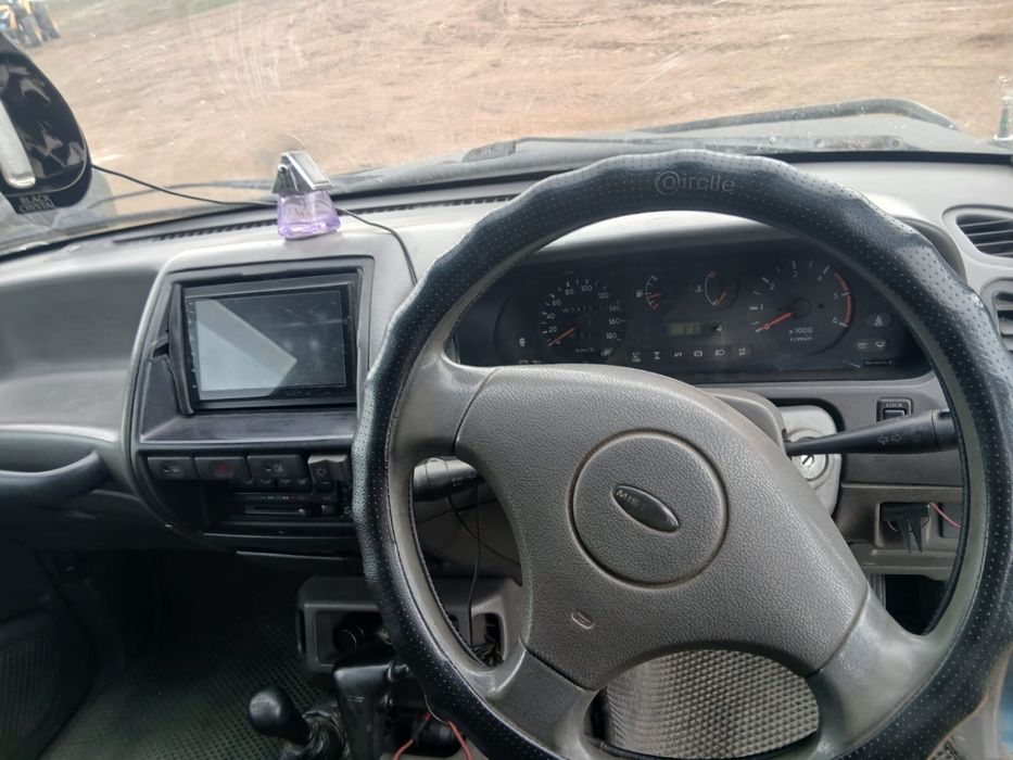 Продам Nissan Mistral
