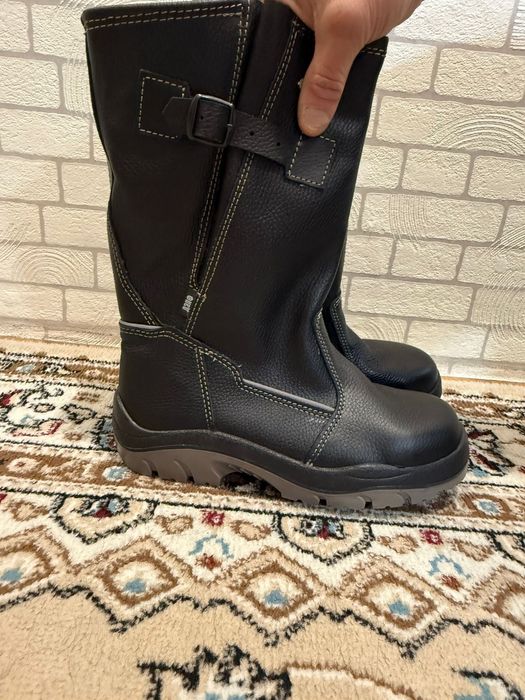 Продам зимние рабочие сапоги