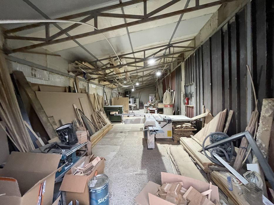 de vânzare sau închiriere – atelier de tâmplărie complet echipat