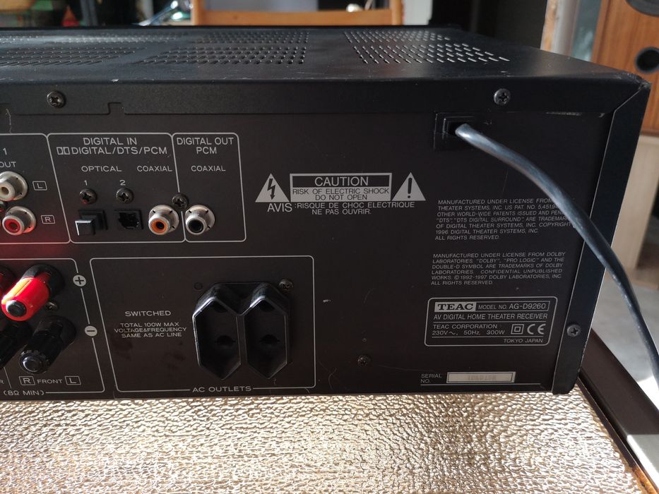 TEAC DV-1050 DVD / TEAC AG-D9260 AV Receiver UR