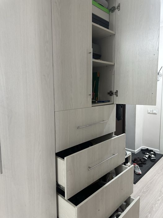 Продам шкаф для прихожей