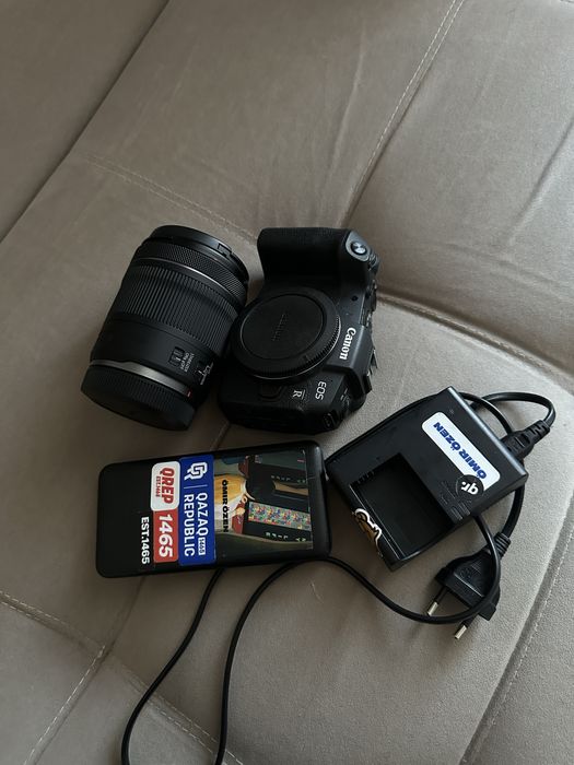 Canon RP + объектив (24-105mm), срочно продается