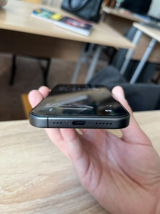 Продам Iphone 17