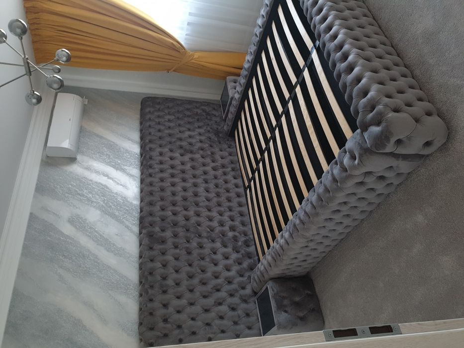 Pat tapitat model Chesterfield