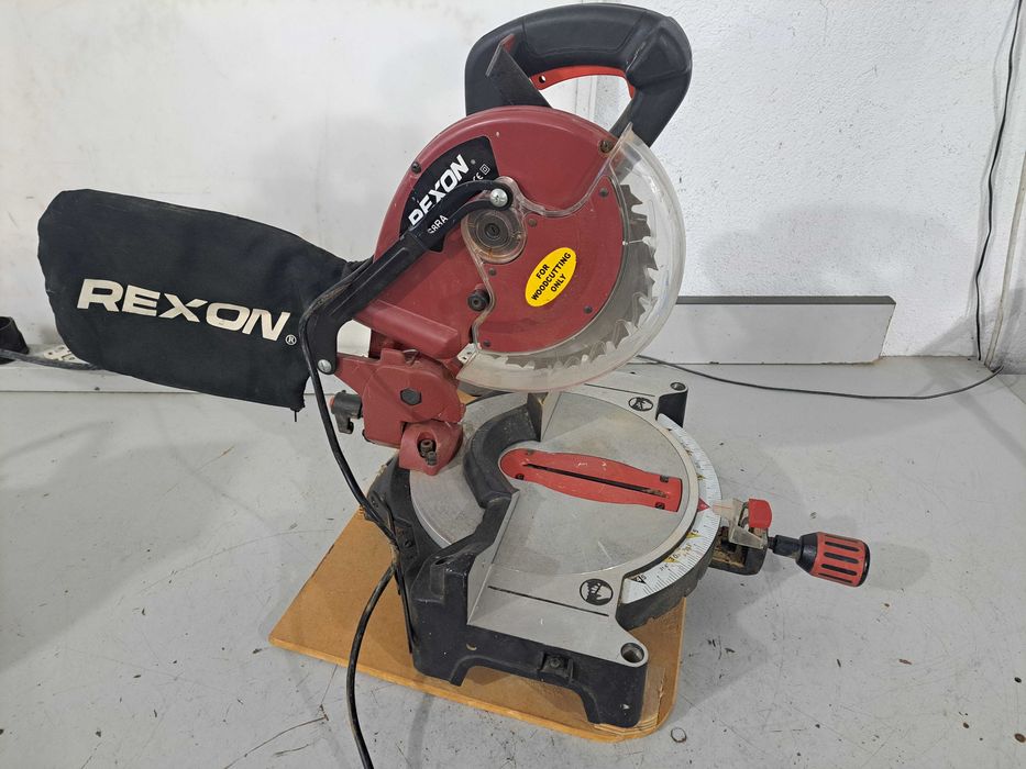 Циркуляр пендула - Rexon 1300 W