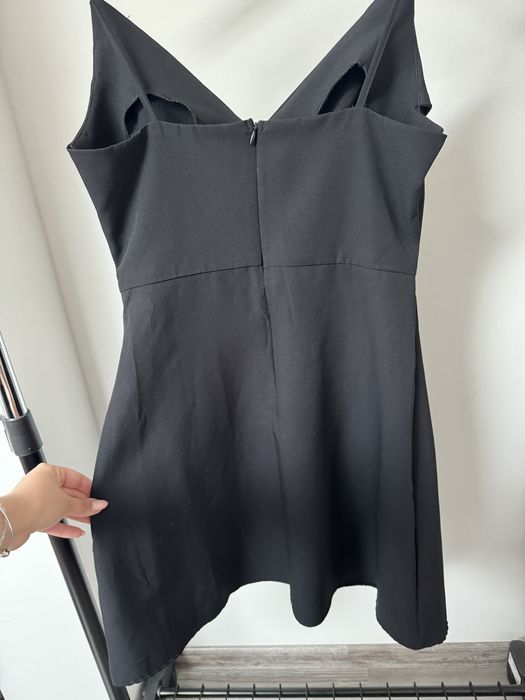 Елегантна черна рокля Trendyol