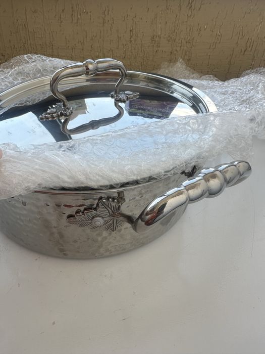 Продам посуду новую , кастрюля