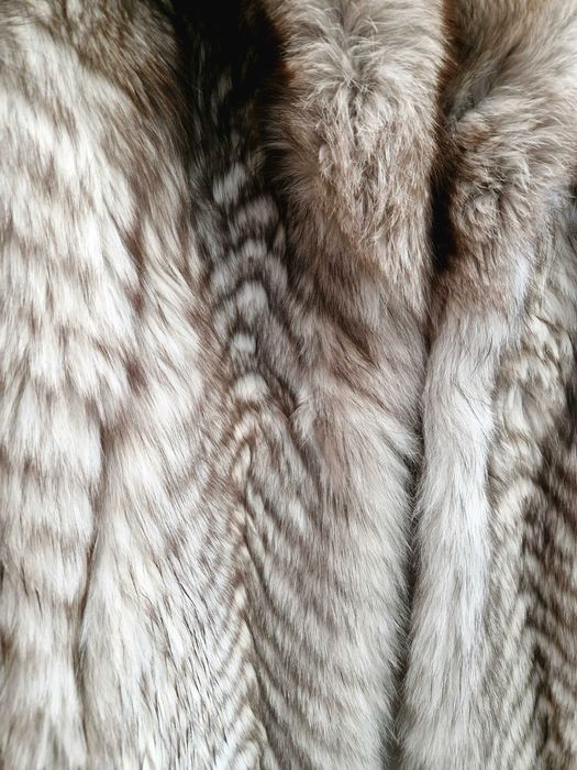 Haină de blană de vulpe argintie