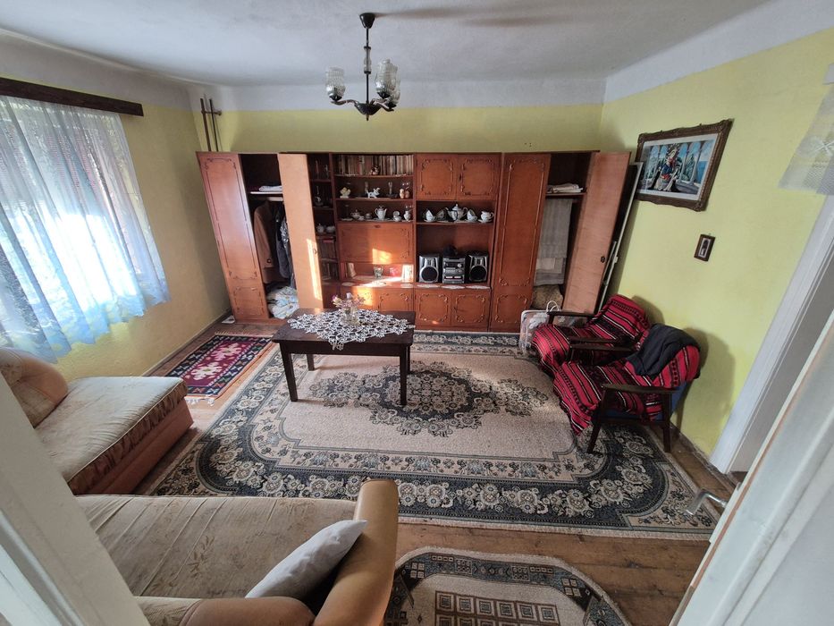 Casa cu gradina si anexe Lechinta