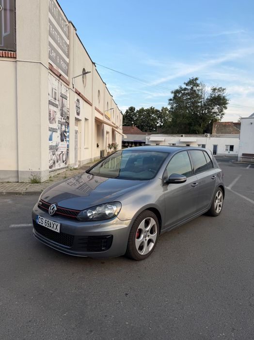 VOLKSWAGEN Golf 2010