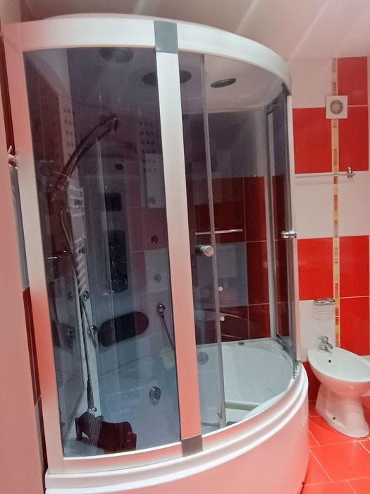 Vând cabină de duș