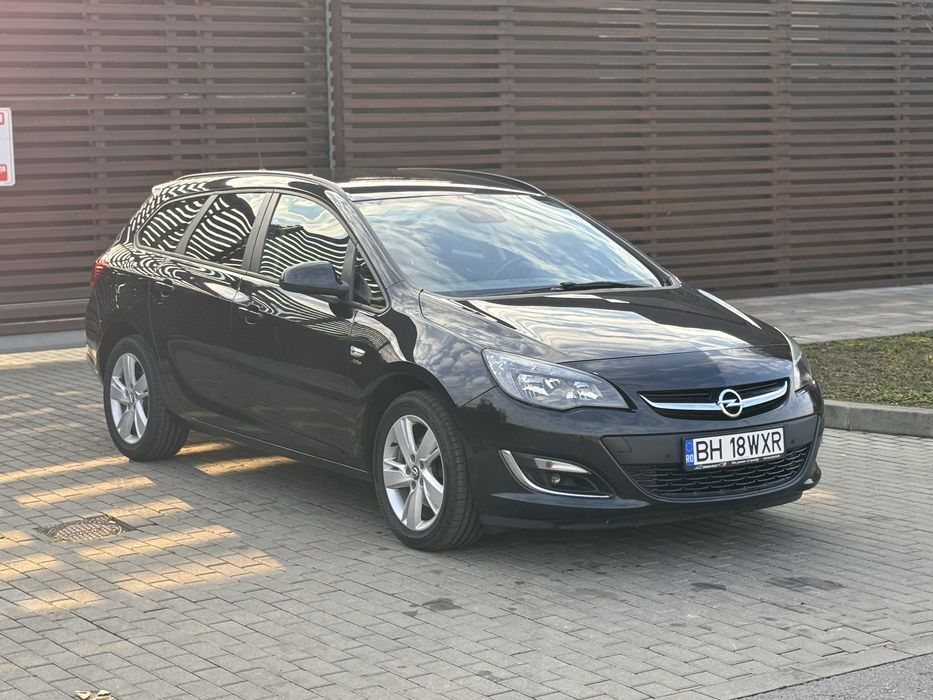 Opel Astra J Active 1.7Diesel 110CP Parktronic Dublu clima Led I