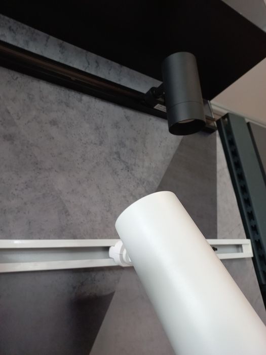 Electrician Montaj corpuri de iluminat, prize ,intrerupatoare