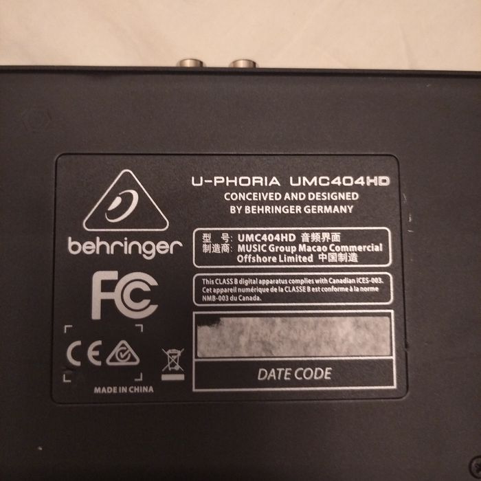 Behringer umc404