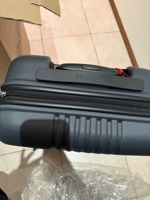 Samsonite American Tourister ръчен куфар