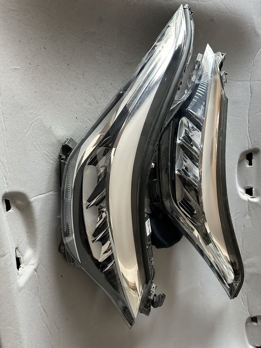Faruri stânga dreapta fuul led toyota chr.81110-f4280-00.