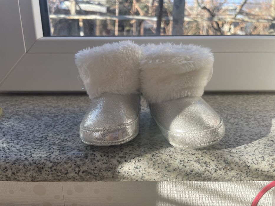 Бебешки буйки чисто нови