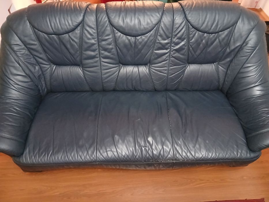 Vând 2 canapele din piele naturală