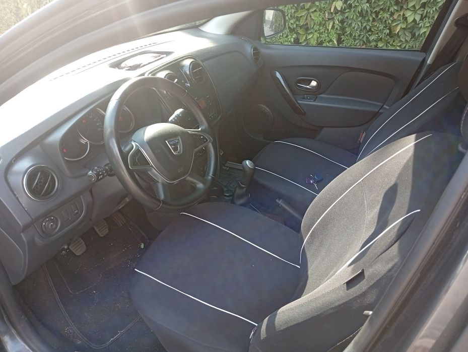 Vând Dacia Sandero