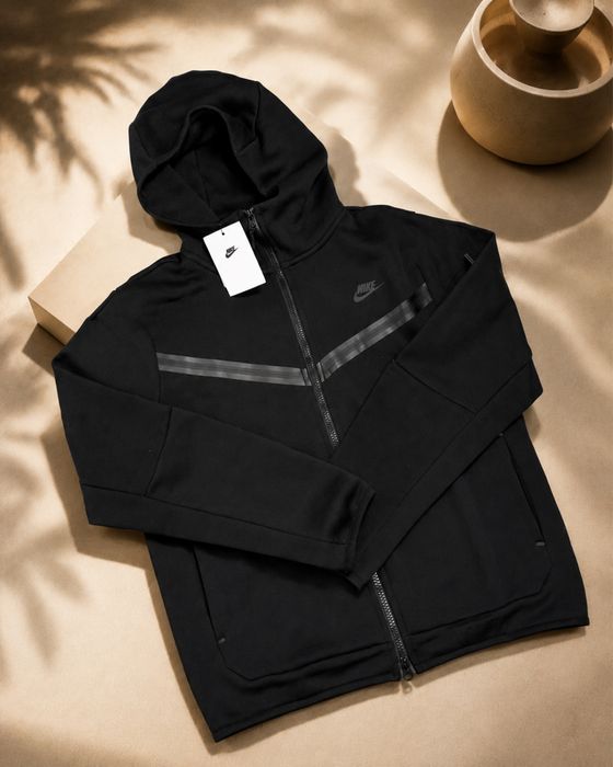 Продам Nike Tech Fleece Black