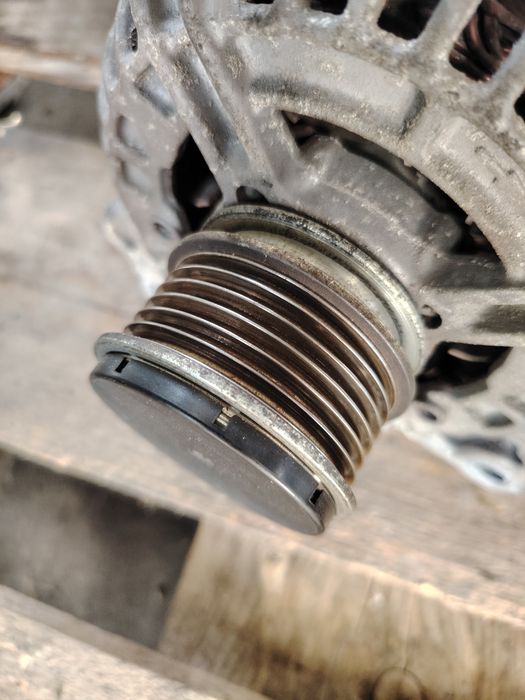 Алтернатор / Генератор за Фолксваген Ауди Сеат Шкода / VW Audi Skoda S