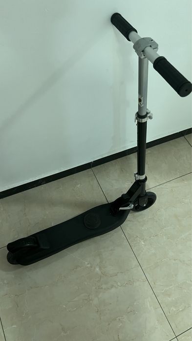 Детский электро-самокат